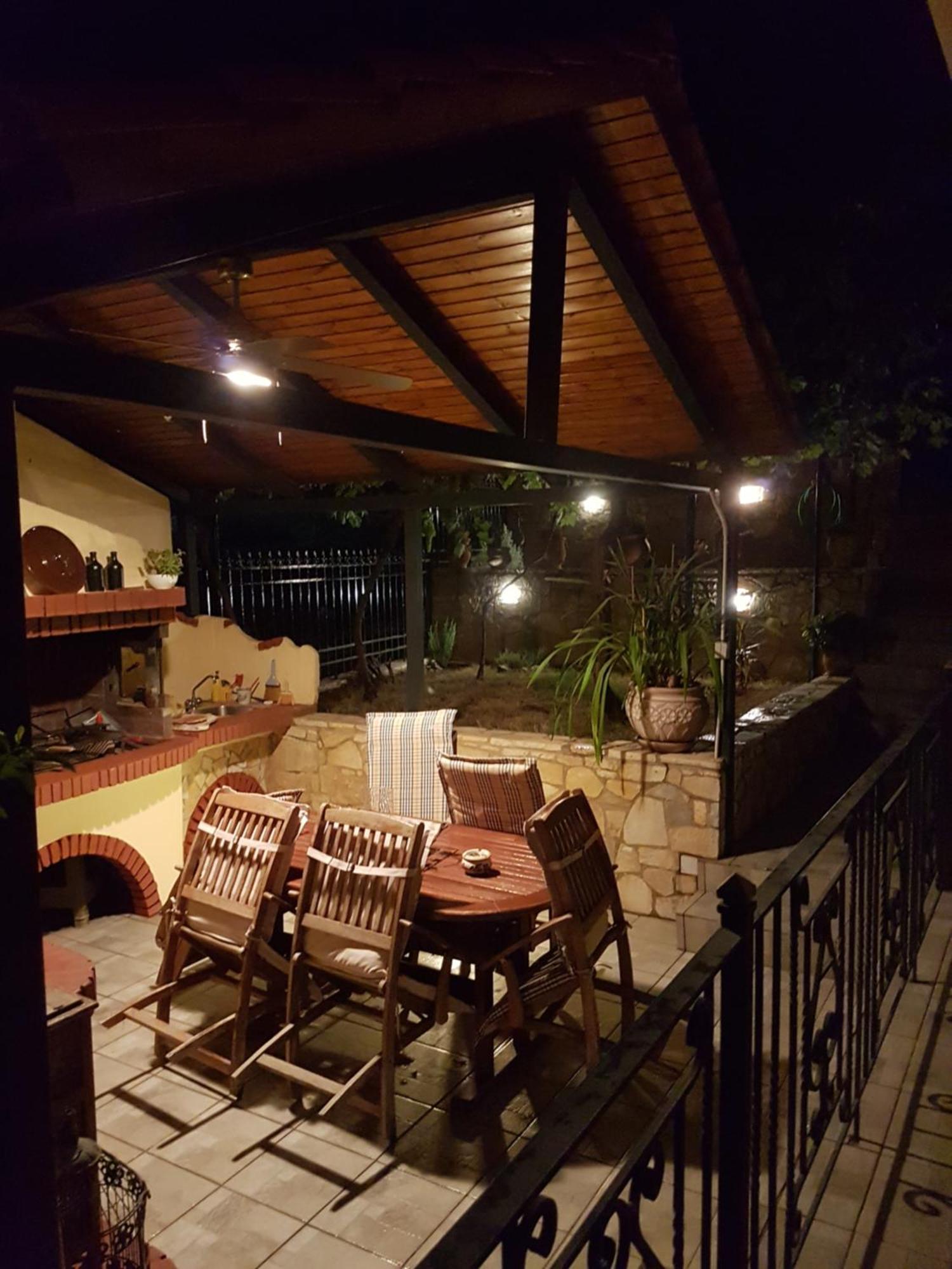 Honeyhouse * Kadi